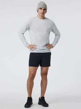 Vuori Long Sleeve Current Tech Tee Size Medium Frost Grey #V1003